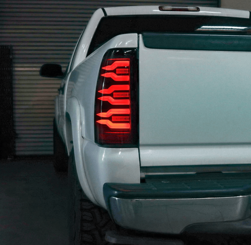 Chevrolet Silverado/ GMC Sierra LUXX-Series LED Taillights Black Red 1999-2006